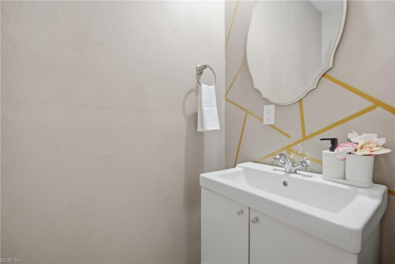 Photo 17 of 47 residential for sale in Suffolk virginia