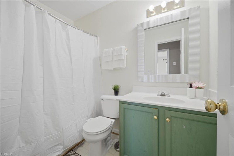 Photo 20 of 47 residential for sale in Suffolk virginia