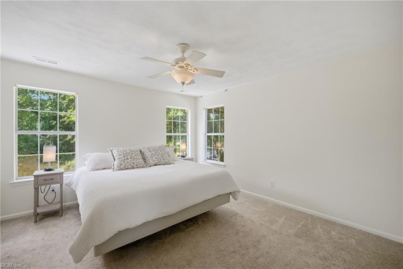Photo 25 of 47 residential for sale in Suffolk virginia