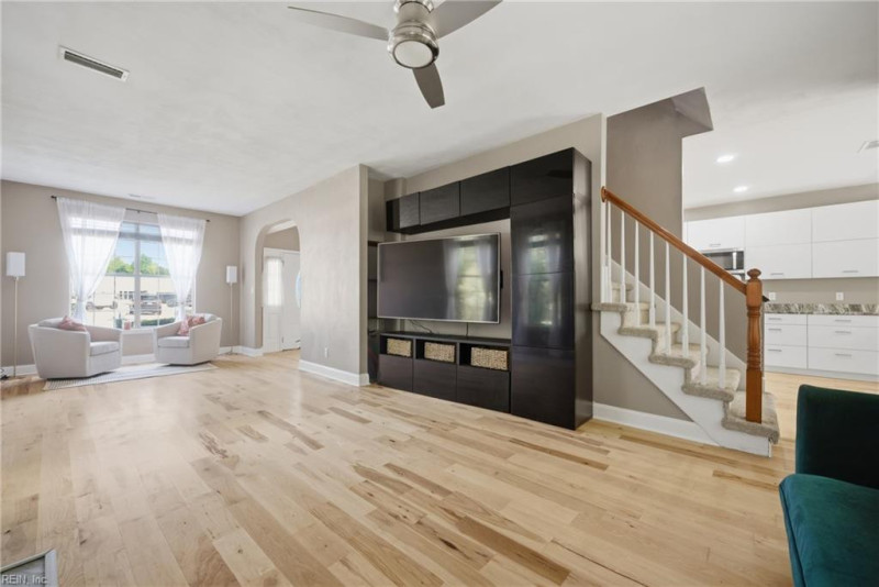 Photo 5 of 47 residential for sale in Suffolk virginia