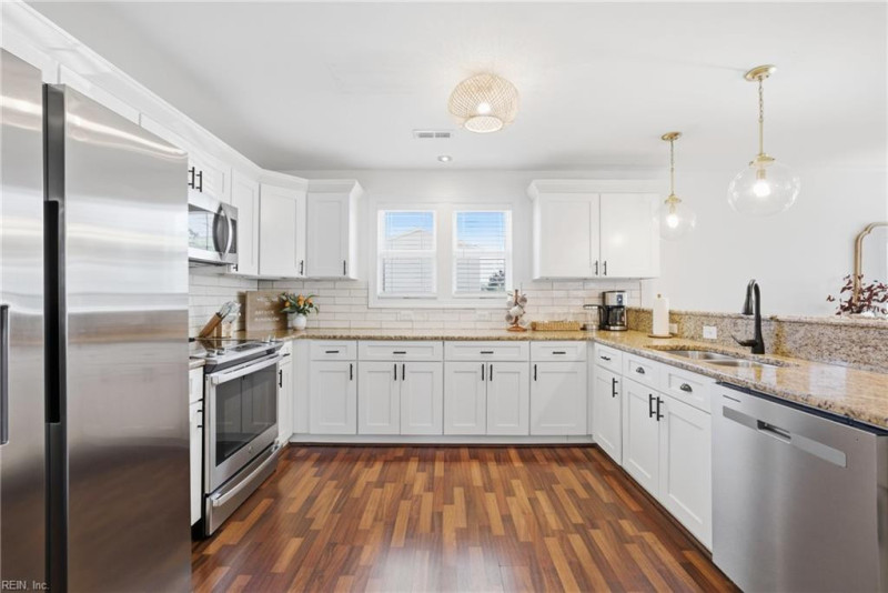 Photo 11 of 50 residential for sale in Norfolk virginia