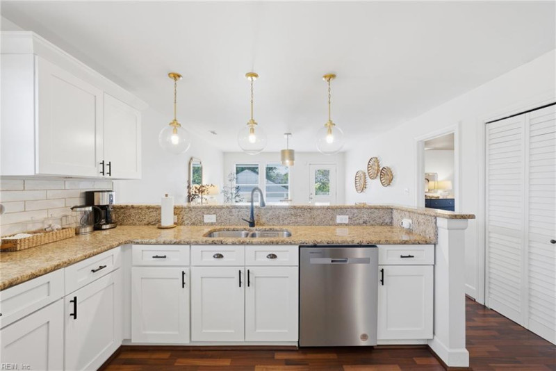 Photo 14 of 50 residential for sale in Norfolk virginia