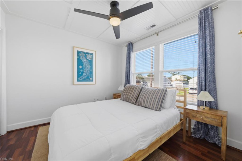 Photo 18 of 50 residential for sale in Norfolk virginia