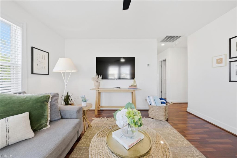 Photo 9 of 50 residential for sale in Norfolk virginia