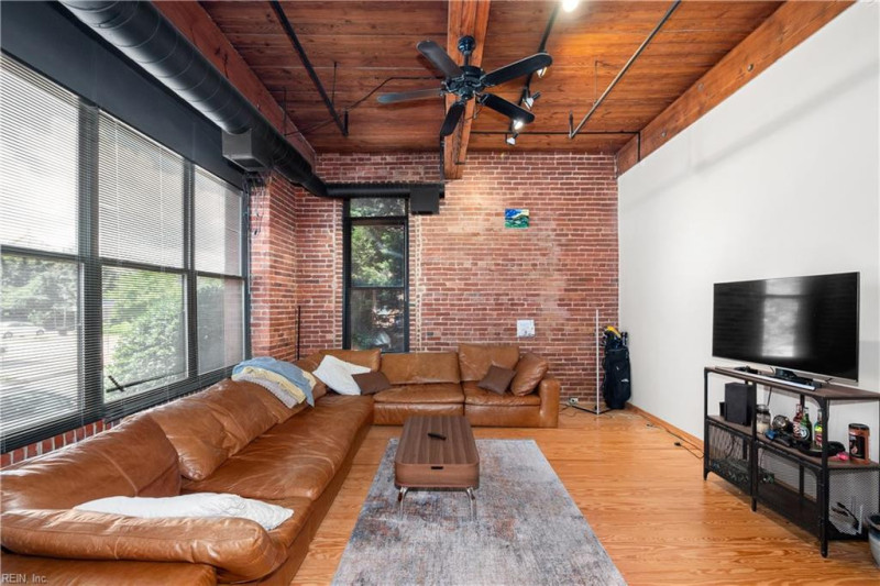 Photo 3 of 22 residential for sale in Norfolk virginia