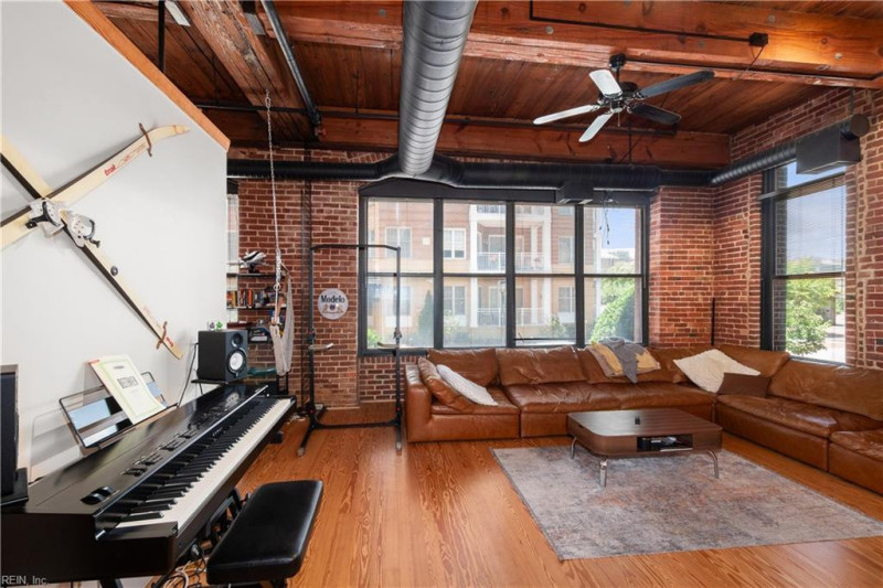 Photo 4 of 22 residential for sale in Norfolk virginia