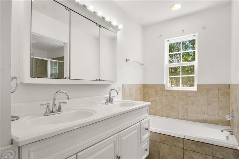 Photo 11 of 50 residential for sale in Hampton virginia