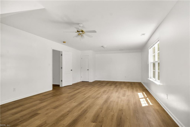 Photo 18 of 50 residential for sale in Hampton virginia