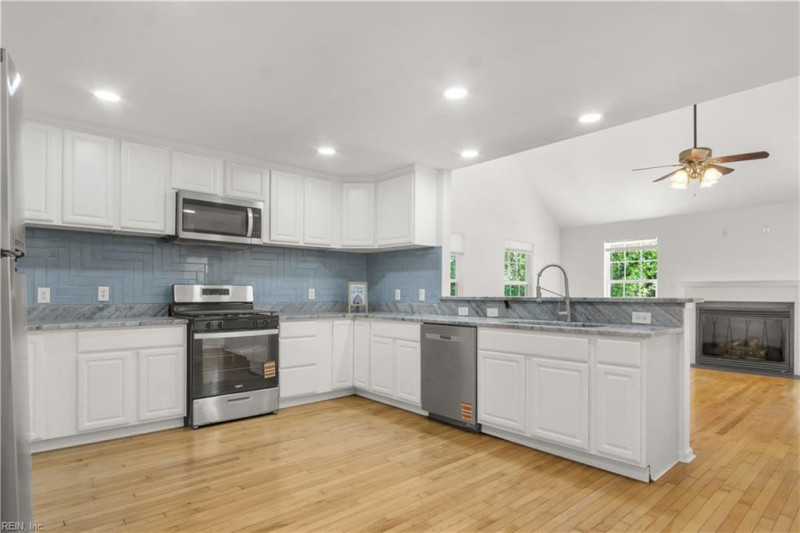 Photo 4 of 50 residential for sale in Hampton virginia