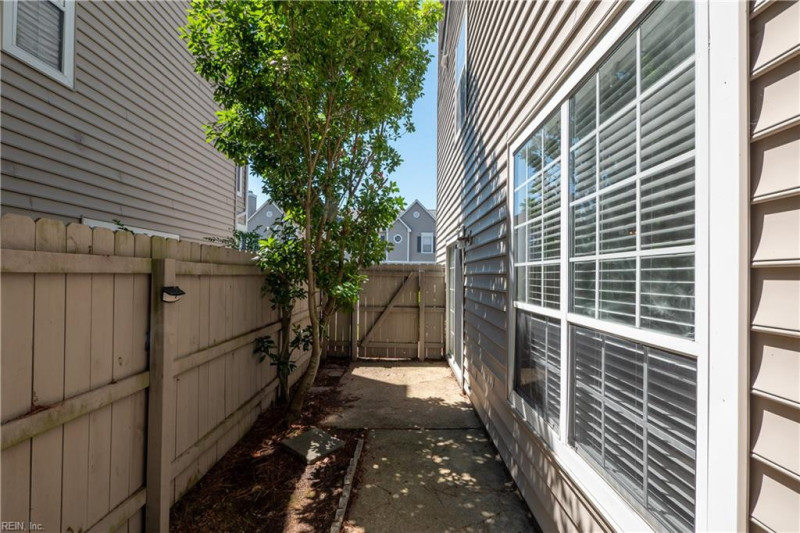 Photo 33 of 40 residential for sale in Virginia Beach virginia
