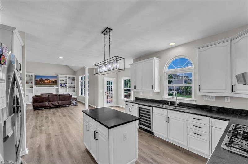 Photo 15 of 39 residential for sale in Chesapeake virginia