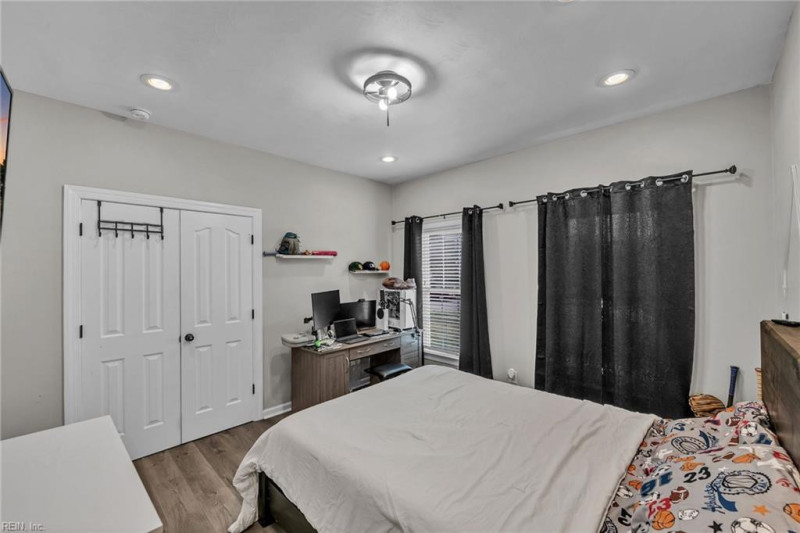 Photo 22 of 39 residential for sale in Chesapeake virginia