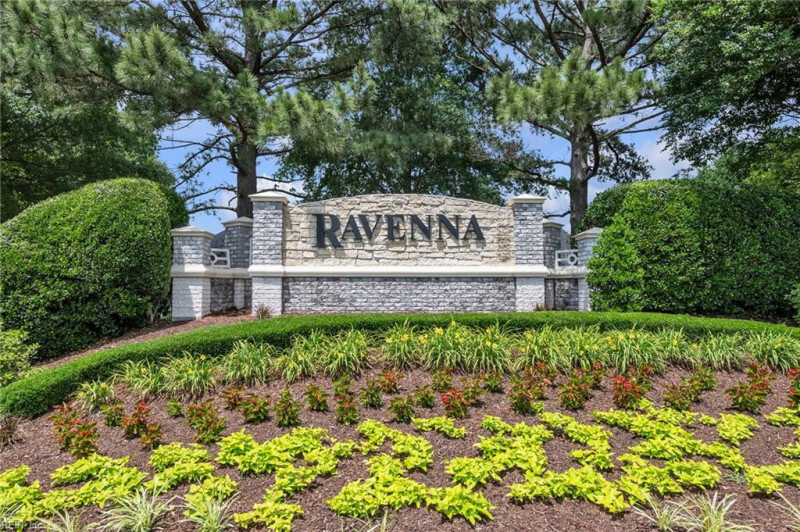 Photo 3 of 39 residential for sale in Chesapeake virginia