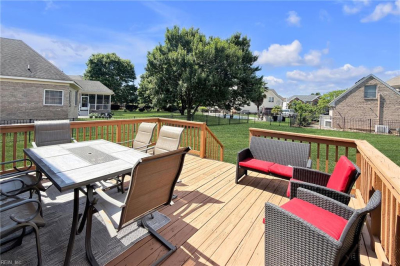 Photo 8 of 39 residential for sale in Chesapeake virginia