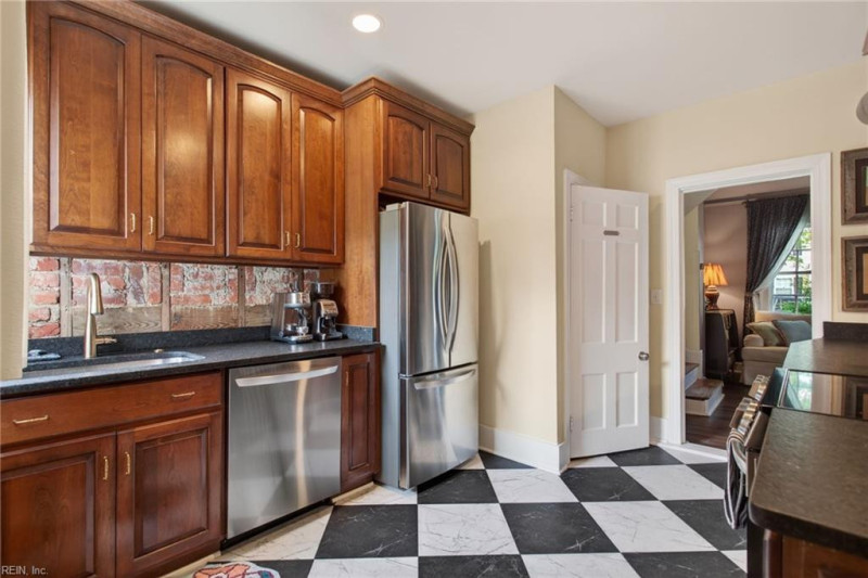 Photo 10 of 40 residential for sale in Newport News virginia