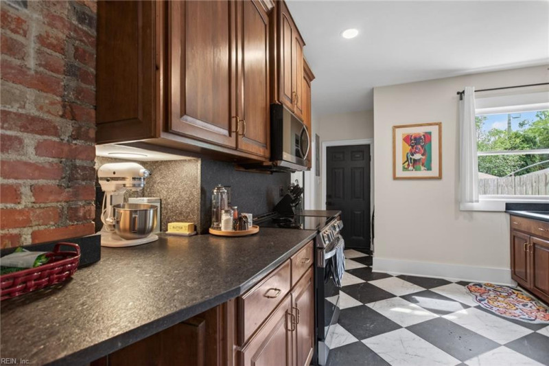 Photo 12 of 40 residential for sale in Newport News virginia