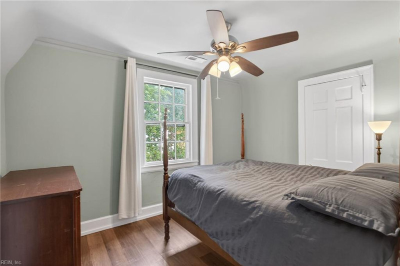 Photo 25 of 40 residential for sale in Newport News virginia