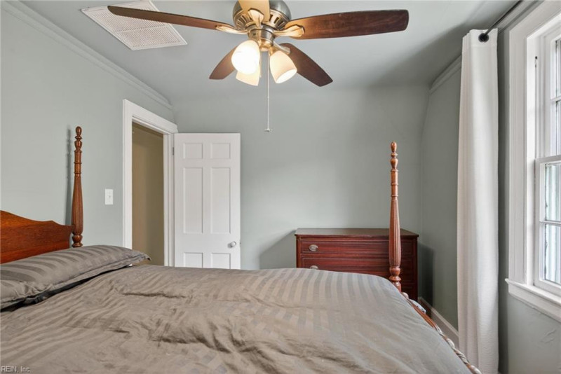 Photo 27 of 40 residential for sale in Newport News virginia
