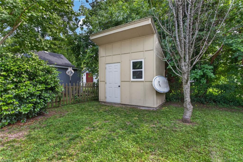 Photo 37 of 40 residential for sale in Newport News virginia