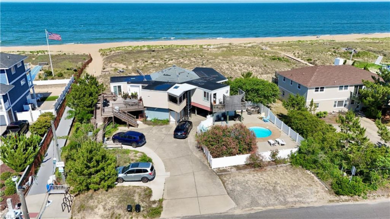 Photo 2 of 40 residential for sale in Virginia Beach virginia
