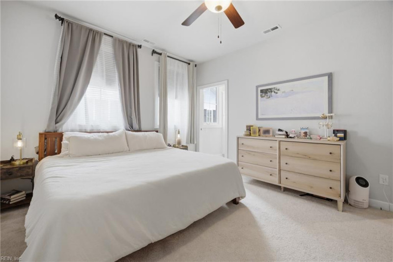 Photo 14 of 50 residential for sale in Virginia Beach virginia