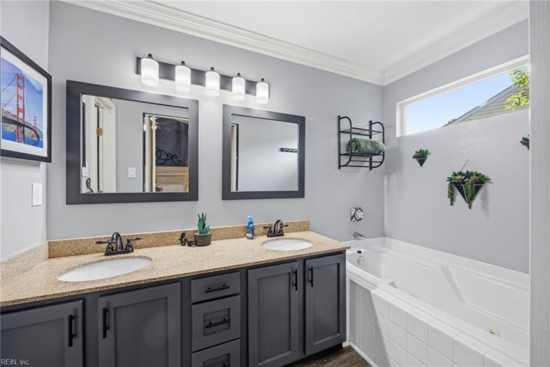 Photo 17 of 43 residential for sale in Chesapeake virginia