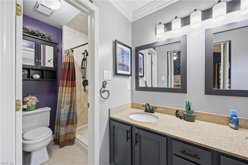 Photo 18 of 43 residential for sale in Chesapeake virginia