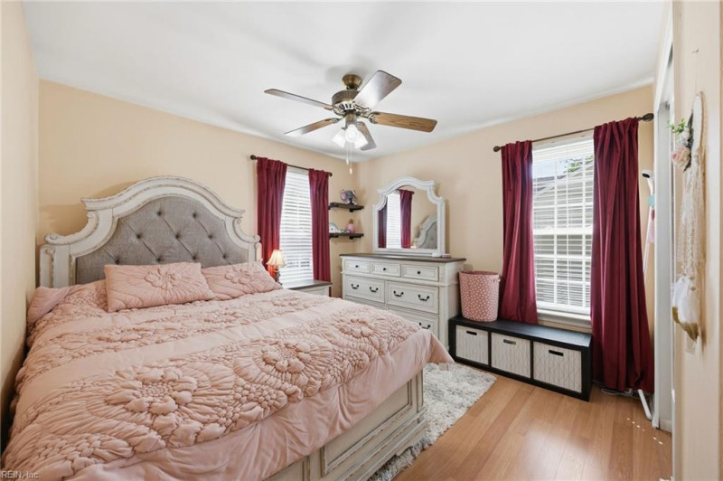 Photo 19 of 43 residential for sale in Chesapeake virginia
