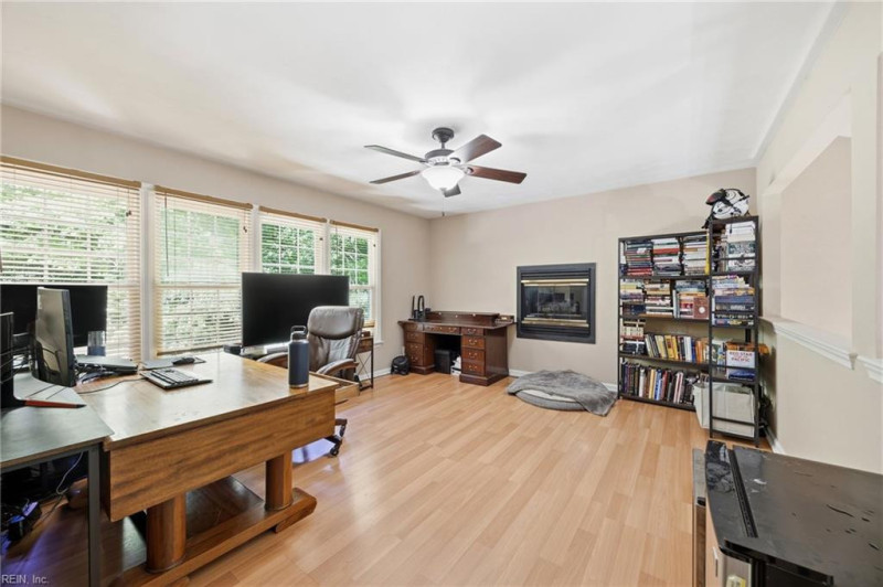 Photo 24 of 43 residential for sale in Chesapeake virginia