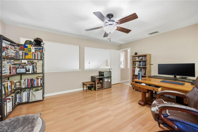 Photo 25 of 43 residential for sale in Chesapeake virginia