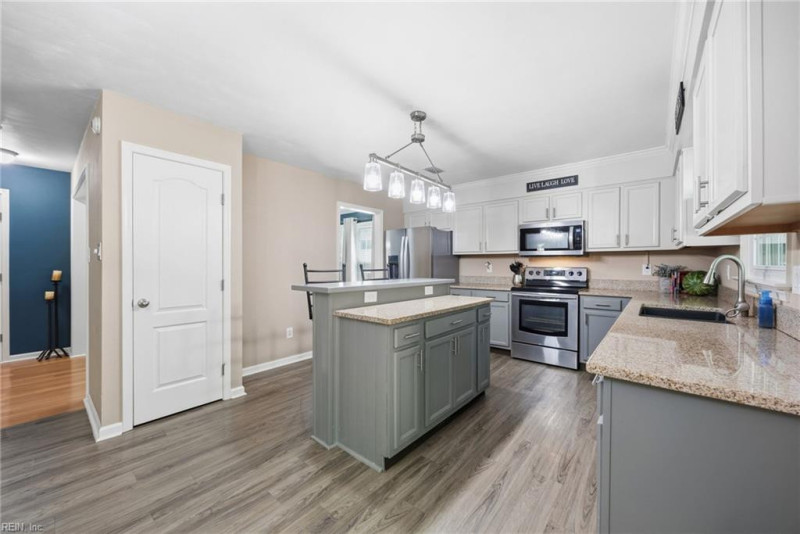 Photo 7 of 43 residential for sale in Chesapeake virginia