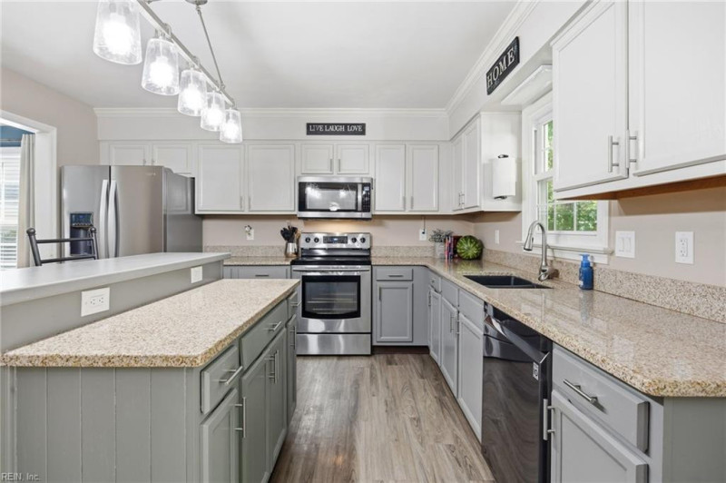 Photo 8 of 43 residential for sale in Chesapeake virginia