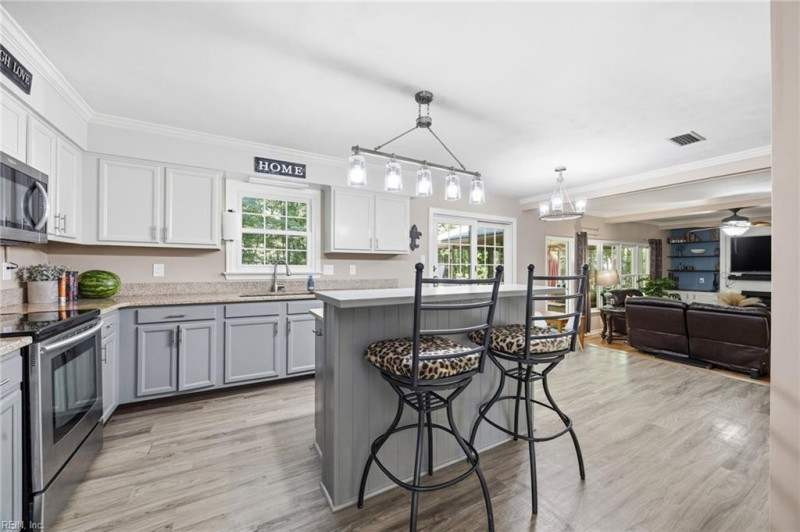 Photo 9 of 43 residential for sale in Chesapeake virginia