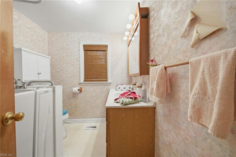 Photo 11 of 23 residential for sale in Virginia Beach virginia