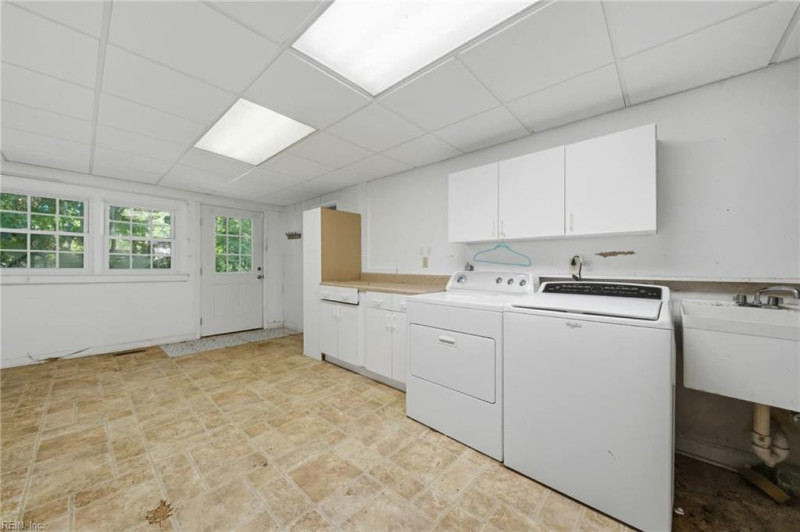 Photo 12 of 23 residential for sale in Virginia Beach virginia