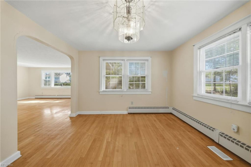 Photo 3 of 23 residential for sale in Virginia Beach virginia