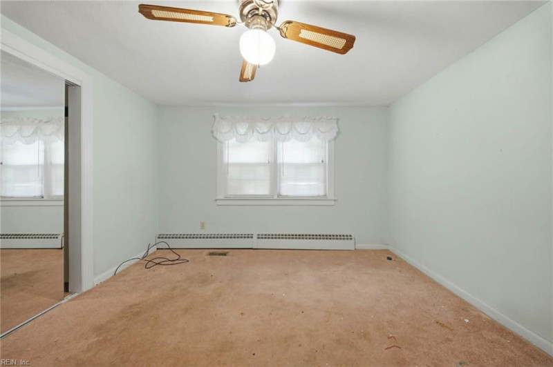 Photo 4 of 23 residential for sale in Virginia Beach virginia