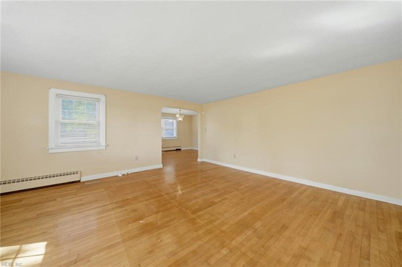 Photo 6 of 23 residential for sale in Virginia Beach virginia