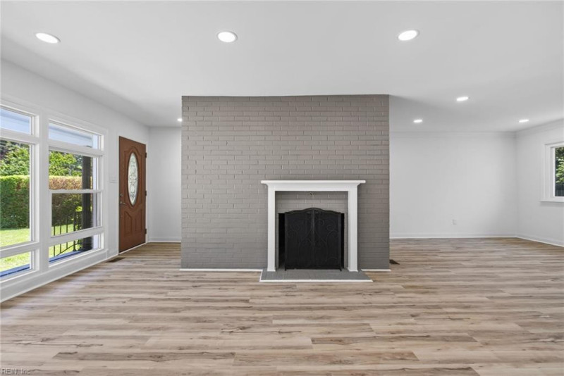 Photo 16 of 34 residential for sale in Virginia Beach virginia