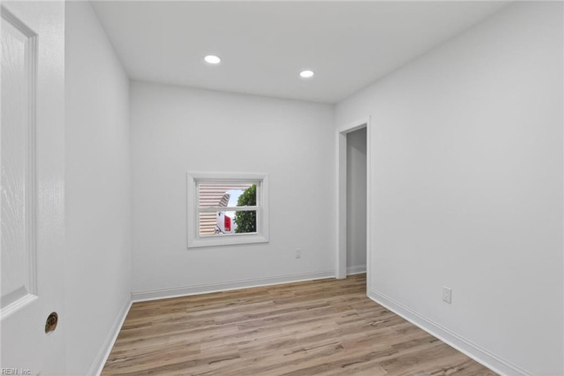 Photo 18 of 34 residential for sale in Virginia Beach virginia