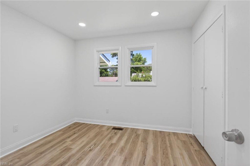 Photo 19 of 34 residential for sale in Virginia Beach virginia
