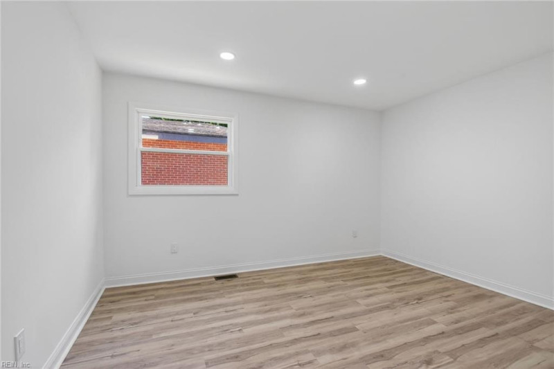 Photo 25 of 34 residential for sale in Virginia Beach virginia