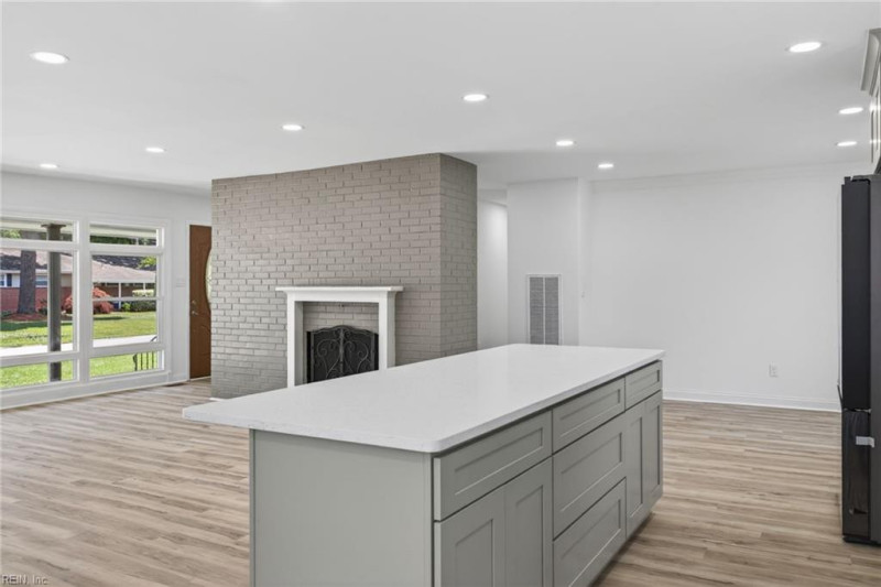 Photo 5 of 34 residential for sale in Virginia Beach virginia