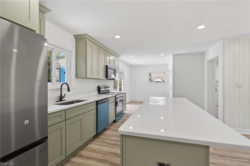 Photo 6 of 34 residential for sale in Virginia Beach virginia