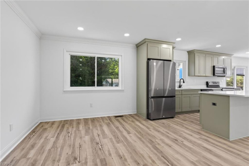 Photo 8 of 34 residential for sale in Virginia Beach virginia