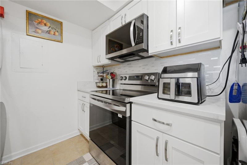Photo 11 of 35 residential for sale in Norfolk virginia