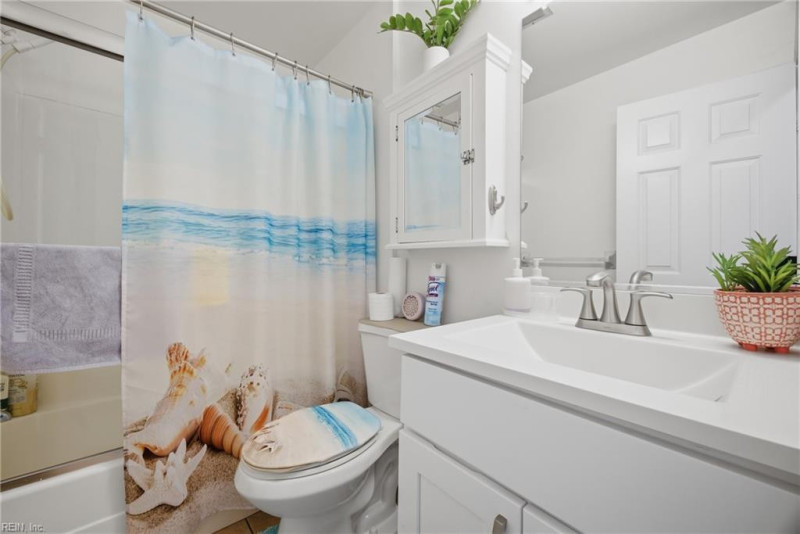 Photo 18 of 35 residential for sale in Norfolk virginia