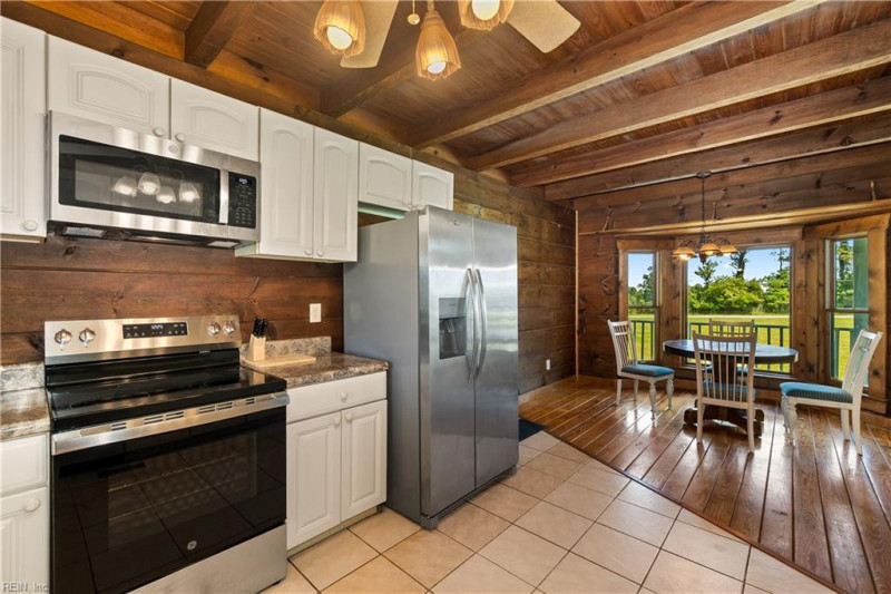 Photo 13 of 44 residential for sale in Currituck County virginia