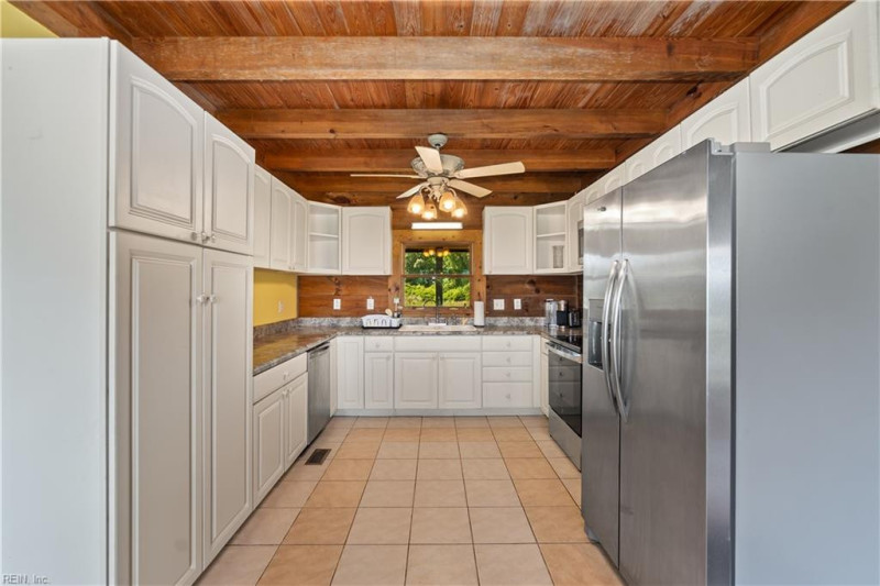 Photo 17 of 44 residential for sale in Currituck County virginia