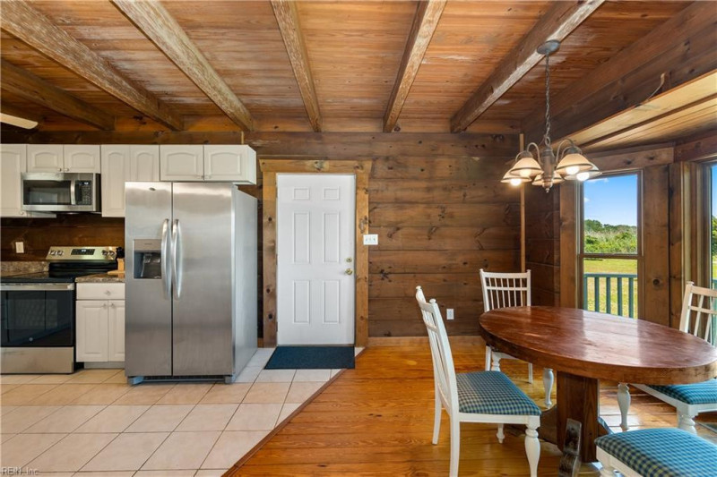 Photo 32 of 44 residential for sale in Currituck County virginia